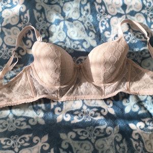 Victoria secret body bra 32 DD